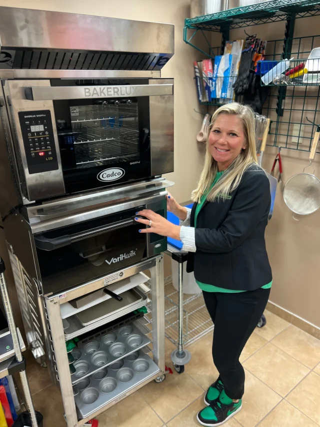 Who says ovens can’t be showstoppers?
Cadco’s BakerLux and VariKwik are sleek, smart, and built to handle everything from baked goods to hot sandwiches, roasted items, breakfast essentials, and more. 🔥

📲 Contact us to explore @cadco_ltd's hottest lineup yet!