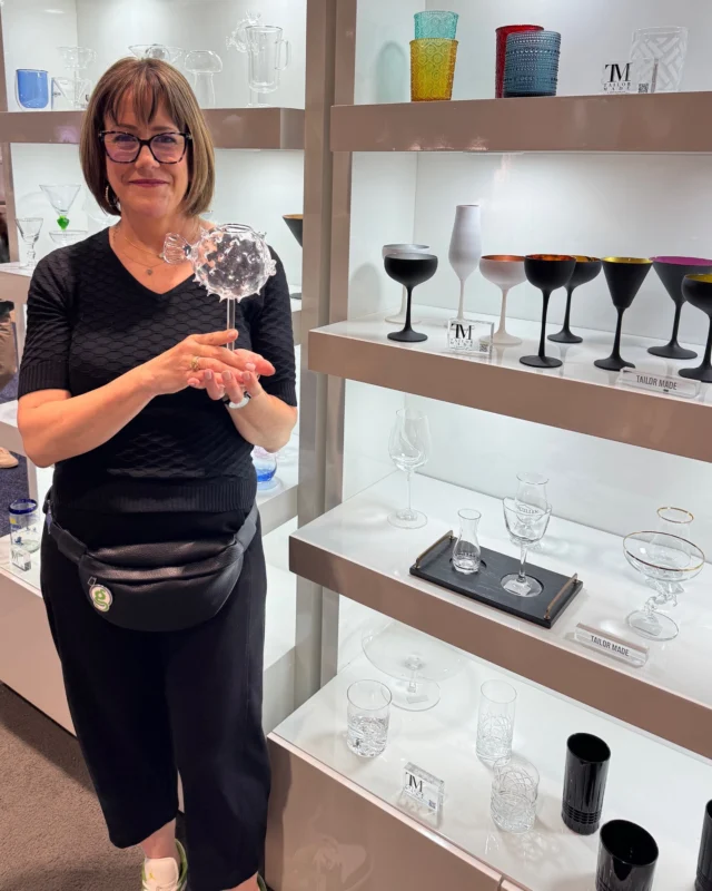 Turns out "custom" means a lot more than putting a logo on a glass. 🐟🍸

@hospitalitybrands Tailor Made™ Program can bring just about any glassware vision to life—from subtle brand details to conversation-starting designs like the one Kelly's holding.

What would your dream custom glass look like? Let us know below or connect with us to explore the possibilities.