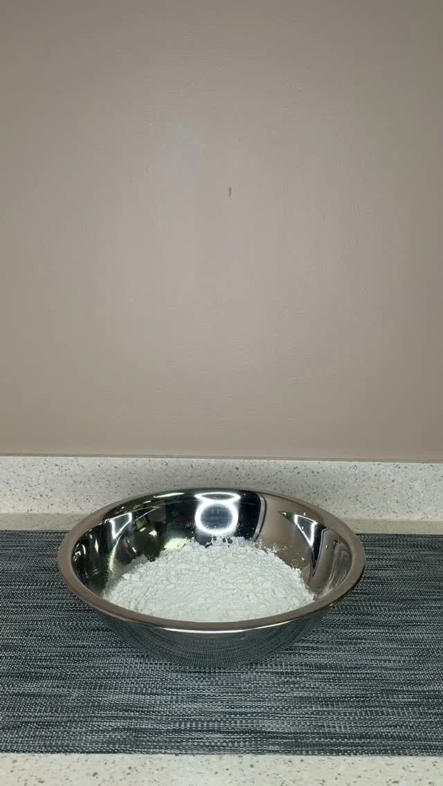 National Cheeseburger Day…but make it dessert. 🍔🧁

We could’ve just made cheeseburgers. But where’s the fun in that?! Instead, we broke out @tablecraft_fs new piping bags + tips + bakeware, fired up the @cadco_ltd Bakerlux, grabbed our @mercerculinarytools cutlery, and made CHEESEBURGER CUPCAKES.

Come get hands-on with the products at our Experience Center—and maybe bring us your next fun food ideas. 👀